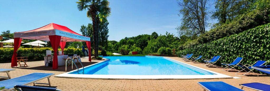 piscina all'aperto